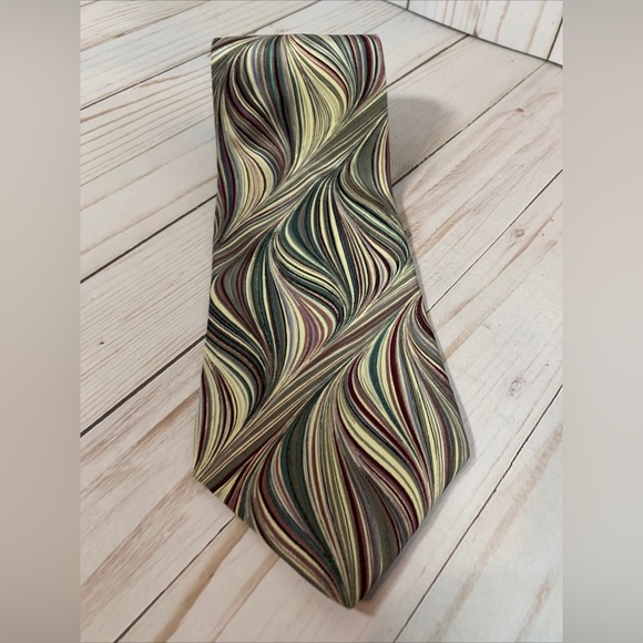 Chez Roffe Neck Tie Men Maroon Multi Wave Swirl 100% Silk USA 56x4 - Picture 1 of 7
